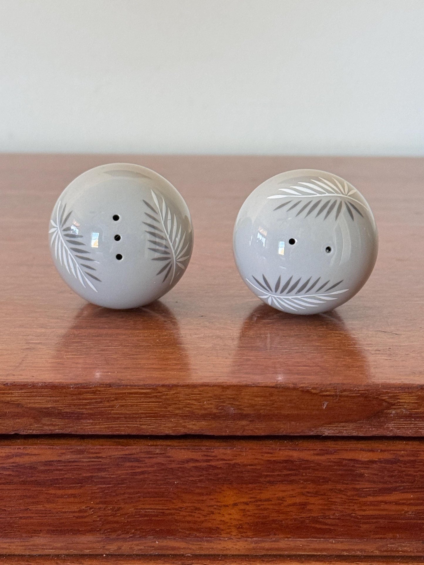 Flintridge Platinum Palm Salt & Pepper Shakers: Mid-Century Modern Porcelain