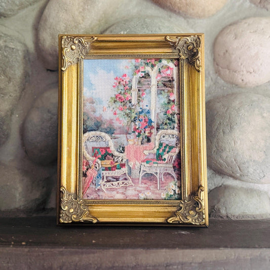 Vintage Needlepoint Crewel Framed Hand-Embroidered Floral Art Needlepoint in Ornate Gold Tone Frame