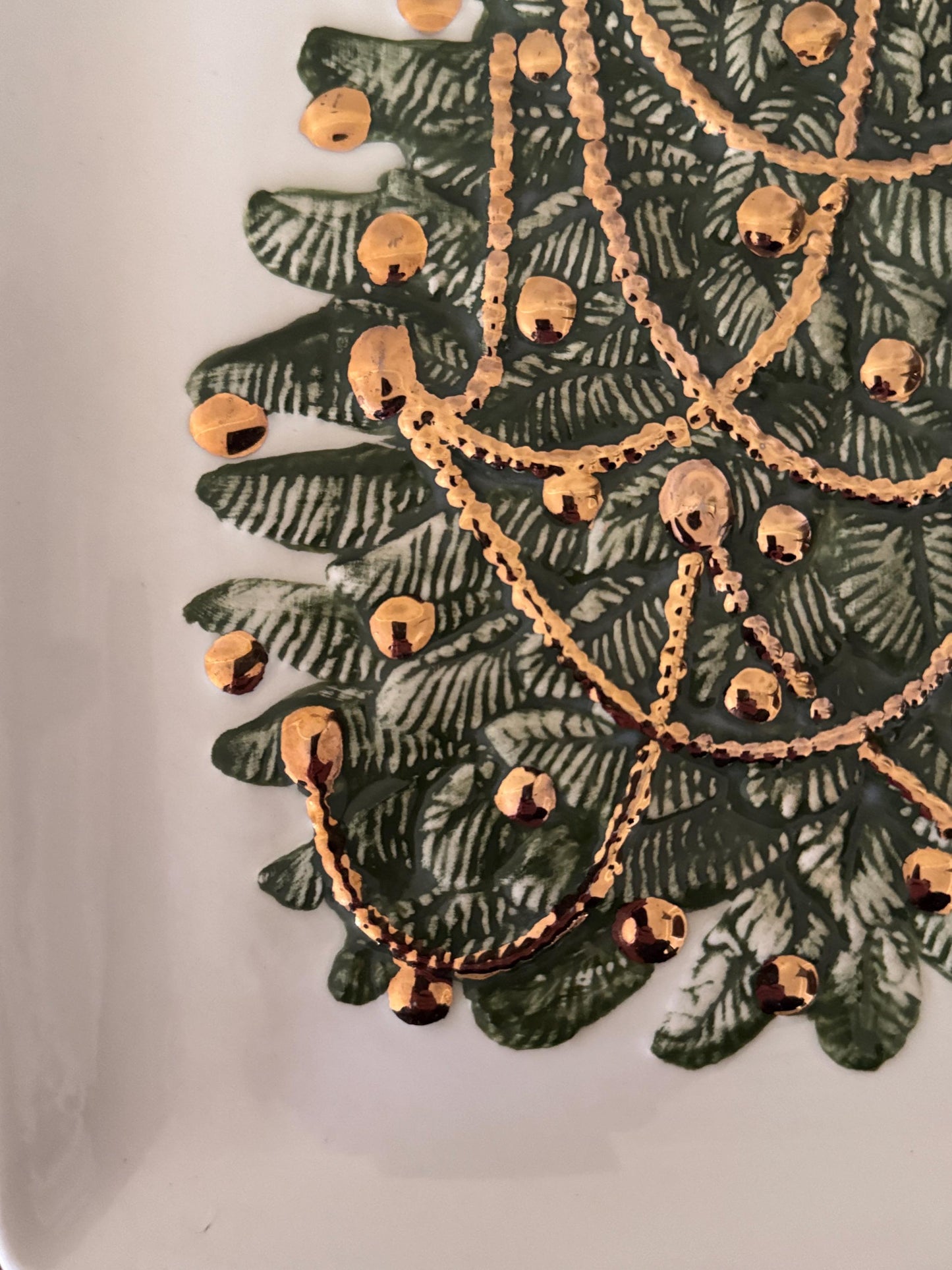 Embossed Ceramic Christmas Tree Platter with Gold Accents – Mid-Century Holiday Décor Tray